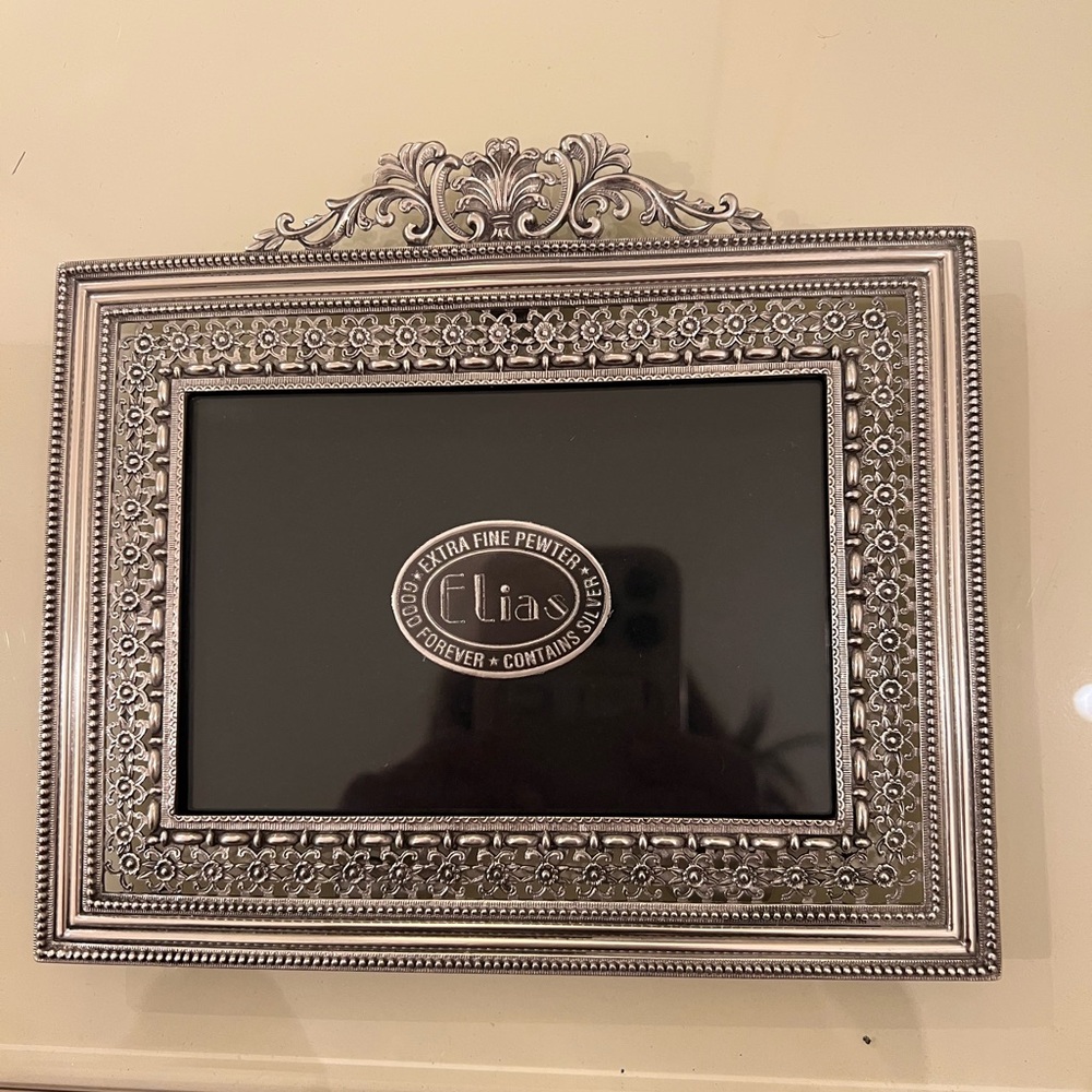 Elias sober picture frame